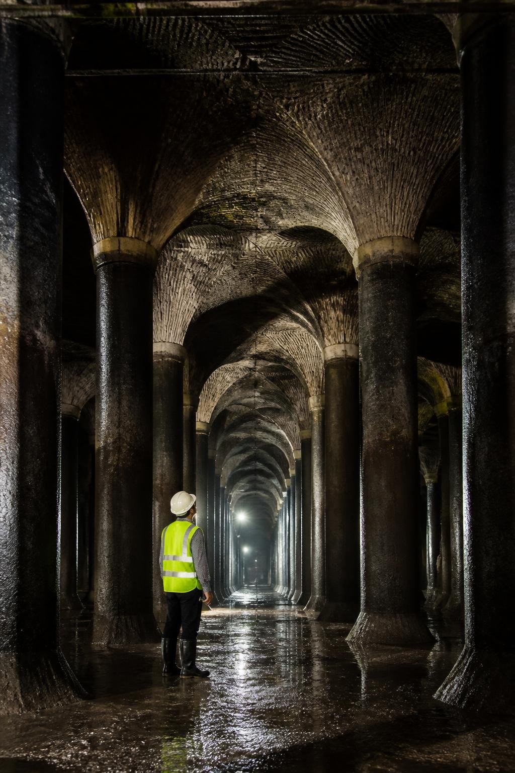 Large reservoir pillars and chambers beneath Malabar Hill.